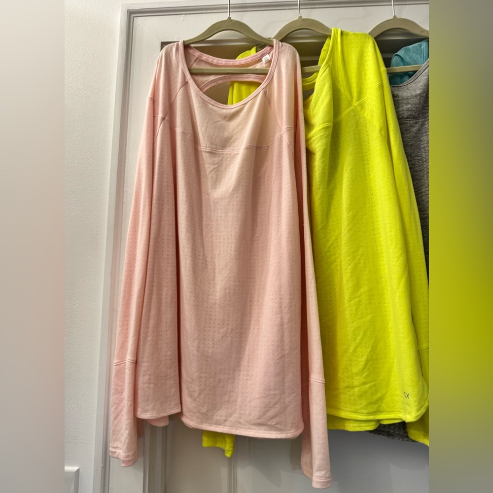 Lot 4 Victorias Secret Sport Workout/Casual Shirts - Picture 2 of 4